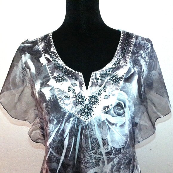 One world, white/black butterfly sleeve floral top, with embroidery, shiny studs - Picture 5 of 10